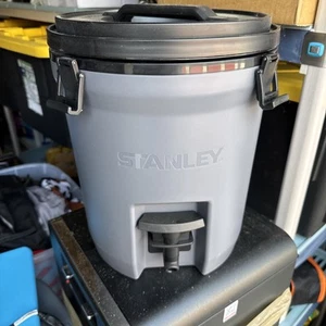 STANLEY Adventure 2 Gallon Fast Flow Water Jug, Ice Water Dispenser, Insulated B - Picture 1 of 5
