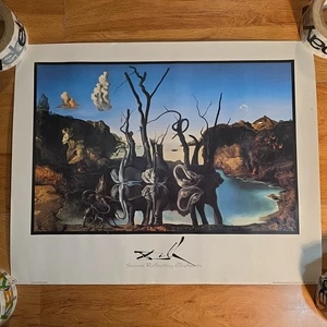 Schwäne reflektierende Elefanten Salvador Dali Kunst Poster 16x20 - Bild 1 von 7