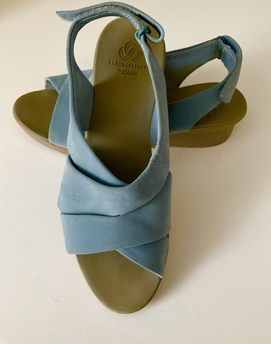 Clarks Cloudstepper sandali con zeppa in camoscio slingback blu grigio larghezza 8