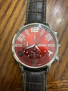 Orologio da polso Mingbo al quarzo quadrante rosso cinturino in pelle - Foto 1 di 3