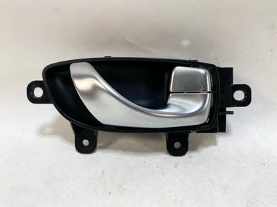 14-23 INFINITI Q50 DELANTERO DERECHO LADO PASAJERO INTERIOR PUERTA TIRADOR OEM Foto 1 de 3