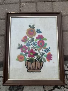 Vintage Crewel Yarn Art 1970's Spring Flower Bouquet - Picture 1 of 3