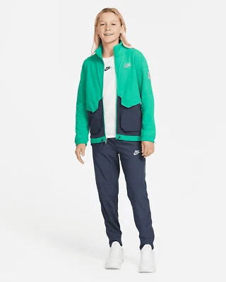 NUEVO CON ETIQUETAS Nike Big Boys Ropa deportiva Chaqueta polar Verde Grande DJ5574-372 $100 Foto 1 de 3