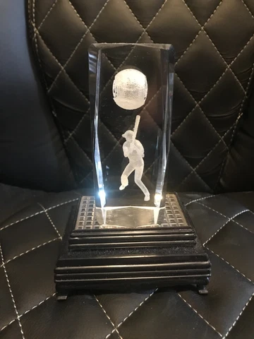New York Yankees Figure 3-D Laser Etched Glass Crystal 5 3/4"x2"x2"  Desk Accent Cover