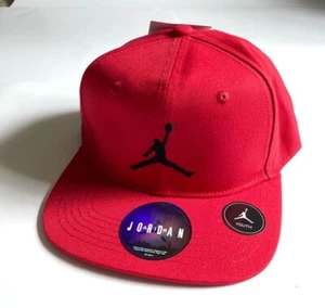 Nike Air Jordan Boy`s Baseball cap Size XL 8/20 Red - Picture 1 of 3
