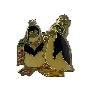 Polar Pinguin Pin Weihnachten Schal Mützen Emaille Brosche 2 Pinguine Vintage - Bild 1 von 2