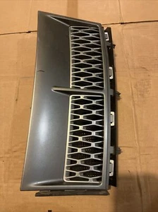 10 11 12 Land Rover L322 HSE—OEM Right Passenger Front Fender Vent Grille - Picture 1 of 5