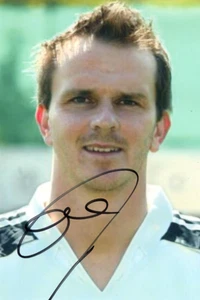 DEUTSCHLAND, LIVERPOOL & MAN CITY: DIETMAR HAMANN SIGNIERT 6x4 ACTIONFOTO + COA - Bild 1 von 1