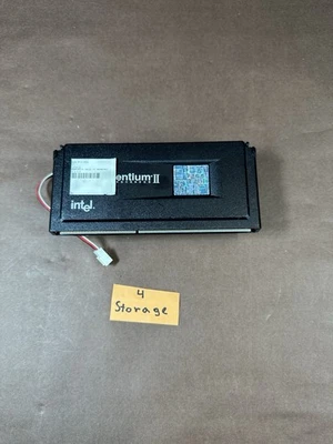 Intel Pentium ll Processor MMX Technology with heat sink SL2HC - Image 1 of 4