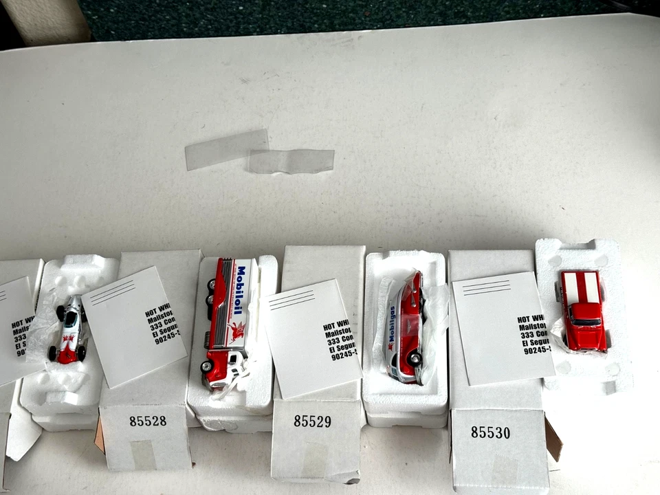 Hot Wheels - Serie RLC 2002 conjunto de 4 coches/camiones Mobiloil Mobilgas sin usar, en caja Foto 1 de 4