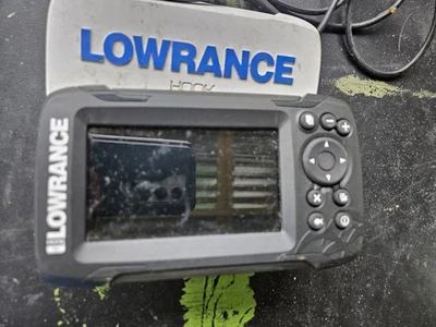 Lowrance Hook-2 4X Pulgadas GPS Buscador de Peces Unidad Principal con Montaje y Transductor Foto 1 de 2