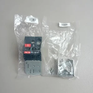 Schneider S1A2514702 Motor Pluggable Connector + S1A3588300 - Bild 1 von 4