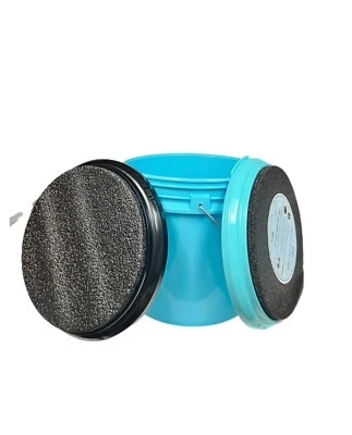 Cubo de 3 galones mango de metal con asiento acolchado y cualquier actividad al aire libre Foto 1 de 4