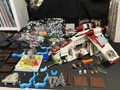 Building Block STAR WARS Republic Gunship Dragon Gates Castle Walls Sealed Bags - Image 1 of 2