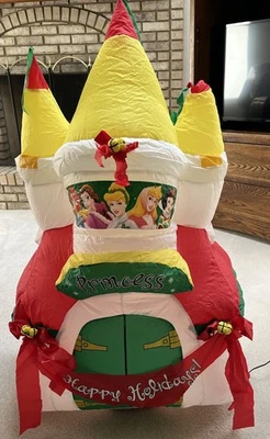 Gemmy Disney Princesa 42" Alto Inflable Soplado Aire ¡Felices Fiestas! Castillo 2007 Foto 1 de 4