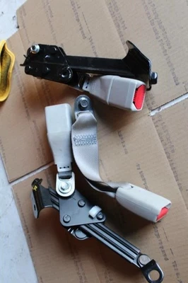 2007 2008 2009 LEXUS LS460 REAR SEAT BELT BUCKLES 3 PIECES GRAY TRIM LA10 - Image 1 of 4