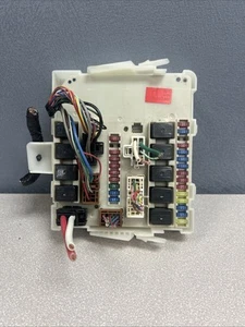 07-09 Caja de fusibles módulo de alimentación Nissan Titan Armada X-terra QX56 IPDM 284B6-ZE00C - Imagen 1 de 3