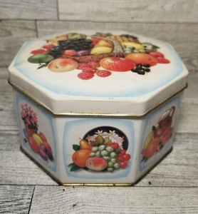 Caja metálica vintage octogonal floral con bisagras lata hecha en Inglaterra cesta de frutas 5" - Imagen 1 de 7