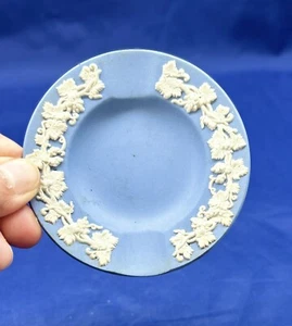 Wedgewood Jasperware Astray Schmuckschale blau rund England 3,5" Sammlerstück - Bild 1 von 4