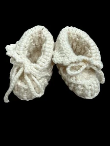 Handmade Chunky Knit Cream Color Infant/Baby Booties, Tie Closure - Picture 1 of 2