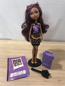 Bambola da viaggio Monster High Clawdeen Wolf Scaris City of Frights Mattel 2012 in attesa di nota - Foto 1 di 4