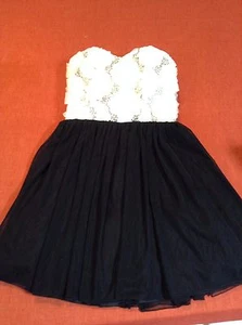 Neu mit Etikett Speechless weiß schwarz trägerloses Kostüm Pailletten Macy's Blumen Gr. 3 - Bild 1 von 9