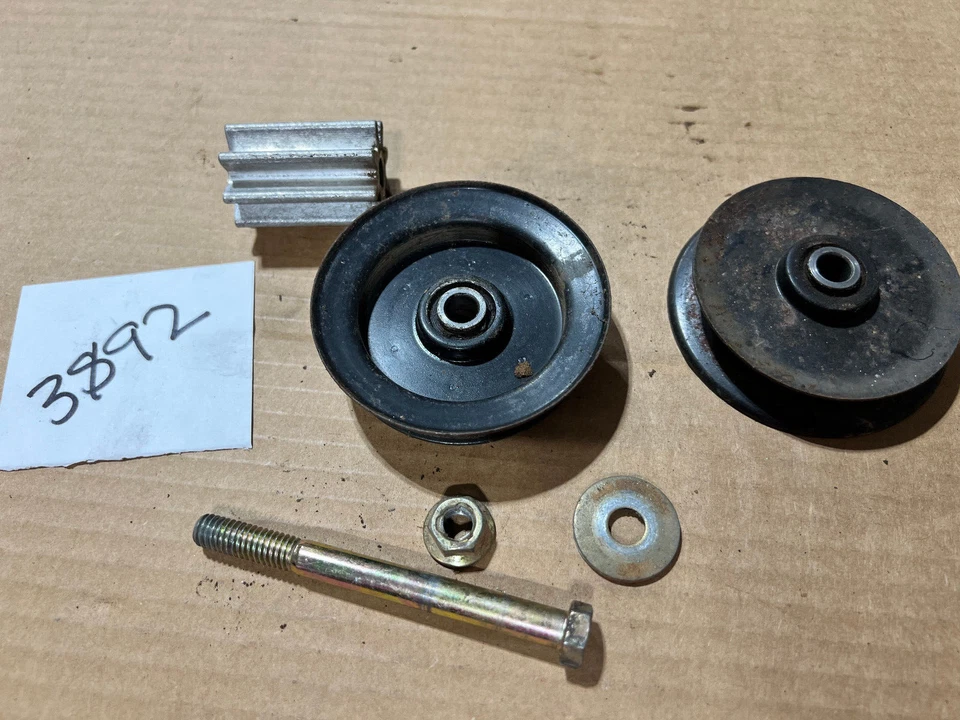 Crafstman IDLER PULLEY 710-0411, 756-04148, 750-04142, 712-04065 (#3892) - Image 1 of 1