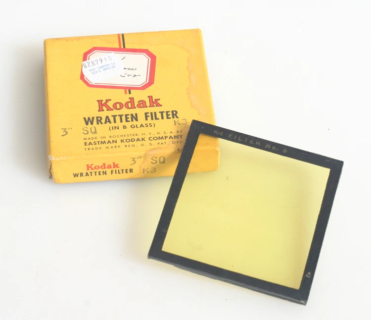 KODAK WRATTEN (K-1) YELLOW GLASS 3 INCH SQUARE FILTER IN BOX - Image 1 of 1