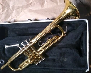 Conn Director 20B Trompete mit Etui/MP. Guter Zustand, aber verbeulte Glocke. USA. - Bild 1 von 5