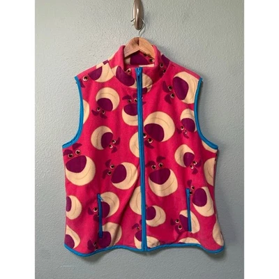 Chaleco Disney Pixar Toy Story Lotso Rosa Vellón Cremallera Completa Talla Grande Para Mujer Talla 1X Foto 1 de 4