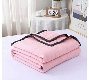Kühlende Bettdecke 40”x55” Rosa Cold Touch Stoff absorbiert Körperwärme Leicht - Bild 1 von 4