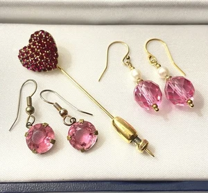 Lote de trabajo Joyería Vintage Ciner Cristal Rojo Pin y Perla Rosa Pasta Pendientes - Imagen 1 de 6