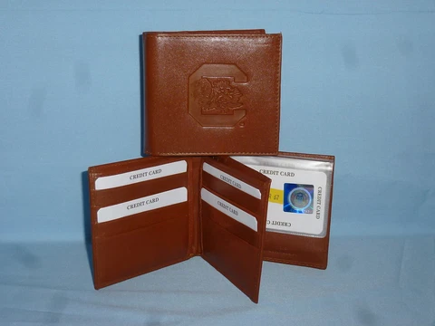 SOUTH CAROLINA GAMECOCKS    Leather BiFold Wallet    NEW    brown 4 + Cover