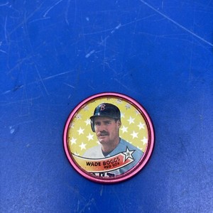 1989 Topps Coins Baseball Card #32 Wade Boggs