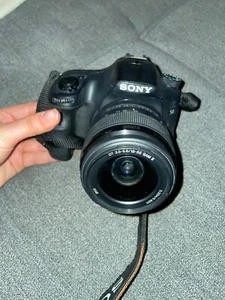 Sony Alpha 58- Gehäuse und Objektiv- kaum benutzt, guter Zustand - Bild 1 von 3