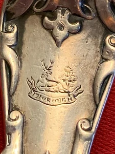 Cuchillo grande de mantequilla o queso c1874 English Armorial Sterling Lord? o? - Imagen 1 de 8