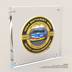 334704 1994 BATHURST POLE POSITION 30TH ANNI MEDALLION - GLENN SETON EB FALCON - Foto 1 di 2