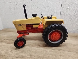 Ertl Farm 1:16 Case 1170 Tractor Agri King - Picture 1 of 7