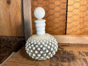 Botella de Perfume Hobnail de Colección Fenton Opalescente Tintada de Azul con Tapón de Corcho - Imagen 1 de 7