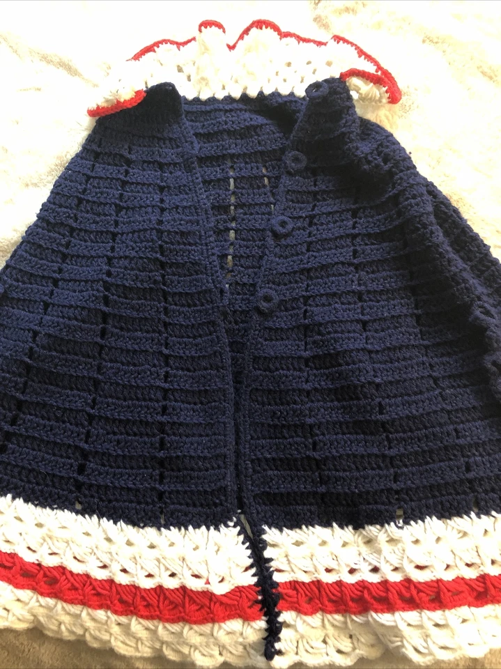 Disfraz ganchillo vintage capa rojo blanco azul 26 1/2” L artesanal abuela boho Foto 1 de 4