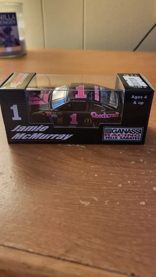 Jamie McMurray #1 Beechcraft 2014 conciencia sobre el cáncer de mama 1/64 Foto 1 de 1