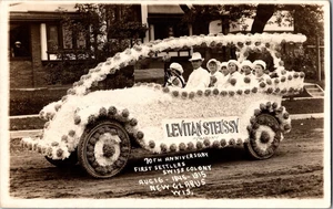 Coche floral 1915 RPPC NUEVO GLARUS, Wisconsin colonia suiza 1sr desfile de colonos KO4 - Imagen 1 de 2