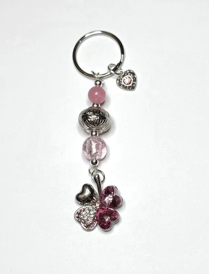 HANDMADE PRETTY PINK BEADED FOUR LEAF CLOVER KEYRING - PERFECT STOCKING FILLER - Image 1 of 4