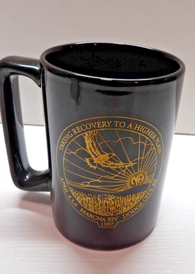 Narcóticos Anónimos 1997 MARCNA llevando la recuperación a una taza de café más alta lisa Foto 1 de 4