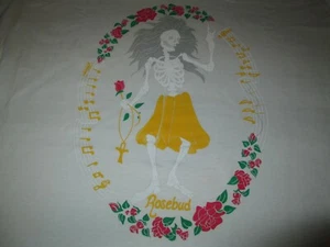 CAMISETA BLANCA GUITARRA GRATIFY DEAD ROSEBUD SKELETON ROSES JERRY GARCIA-GRANDE-NUEVA - Imagen 1 de 3
