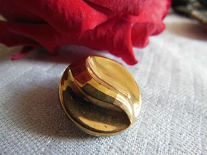 Duo boutons ancien en verre doré motif noir diamètre 1,7  cm  D14C vintage - Picture 1 of 7