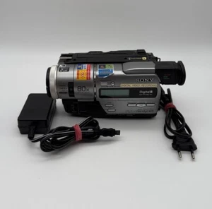 Sony Handycam DCR-TR7100E Digital8 Camcorder - Video8 Hi8 kompatibel - Bild 1 von 14