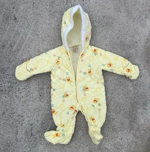 De Colección Amarillo Disney Sears Winnie the Pooh Capucha Acolchada Bebé Recién Nacido Hasta 14 libras - Imagen 1 de 5