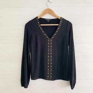 Neu mit Etikett Inc. International Concepts - schwarzes Stretch-Top mit V-Ausschnitt und goldenen Nieten, XS - Bild 1 von 5
