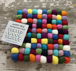 NUEVO TRADER JOES Arco Iris Multicolor 100% Fieltro Lana Trivet Cocina Cocinero Nuevo con Etiquetas - Imagen 1 de 2